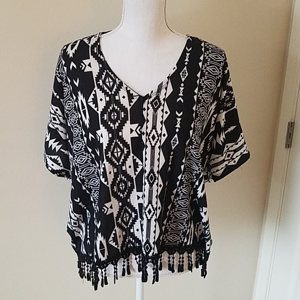 3/$20💋Almost Famous Boho Top